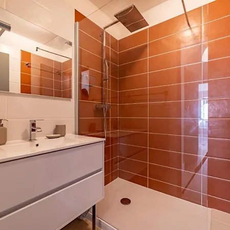 Au Cœur De L'effervescence Terracotta - Nuit à * Nîmes